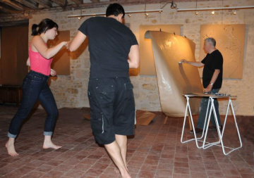 Salsa and drawing performance at the castle of Villemenard